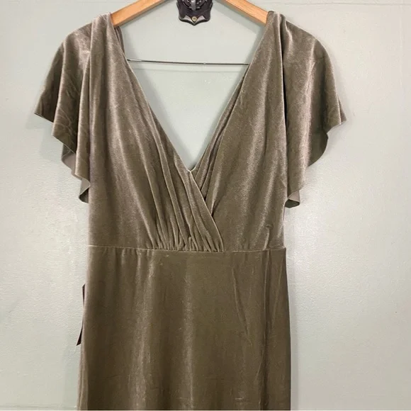 Jenny Yoo Ellis Flutter Sleeve Open Back Stretch Velvet Gown Green Size 10